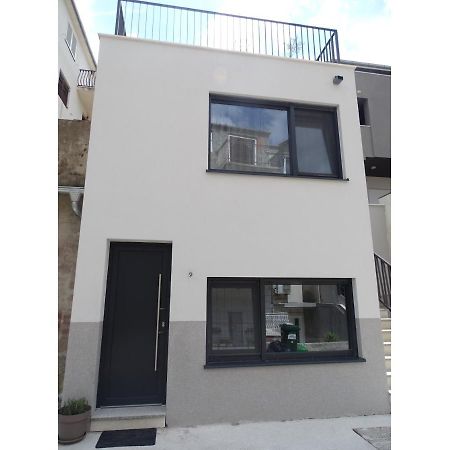 Villa Modernes Kleines Haus Mit Terrasse Split Exterior foto