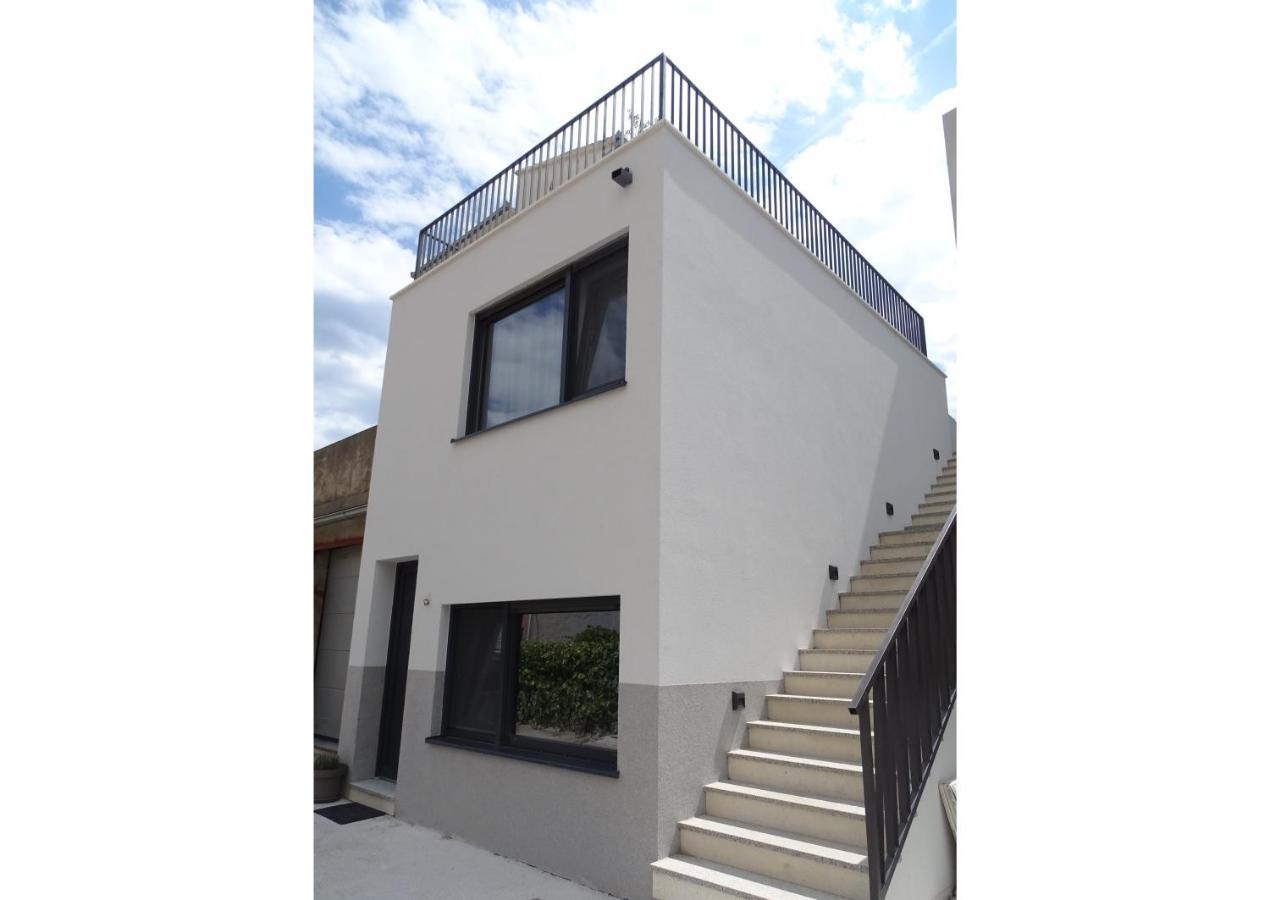 Villa Modernes Kleines Haus Mit Terrasse Split Exterior foto